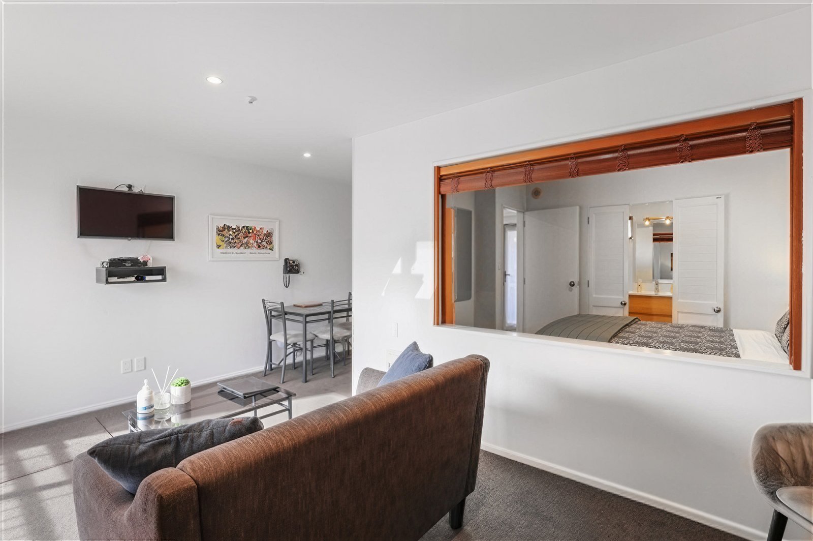 One-Bedroom Apartment, separate lounge and kitchenette
